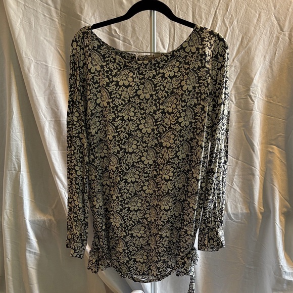 LOFT Black and Cream Floral Blouse - Picture 1 of 3